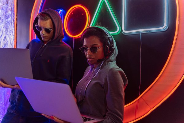 Créer des Jeux Rétro : Découvrez les Raisons et les Secrets du Développement Retro Gaming